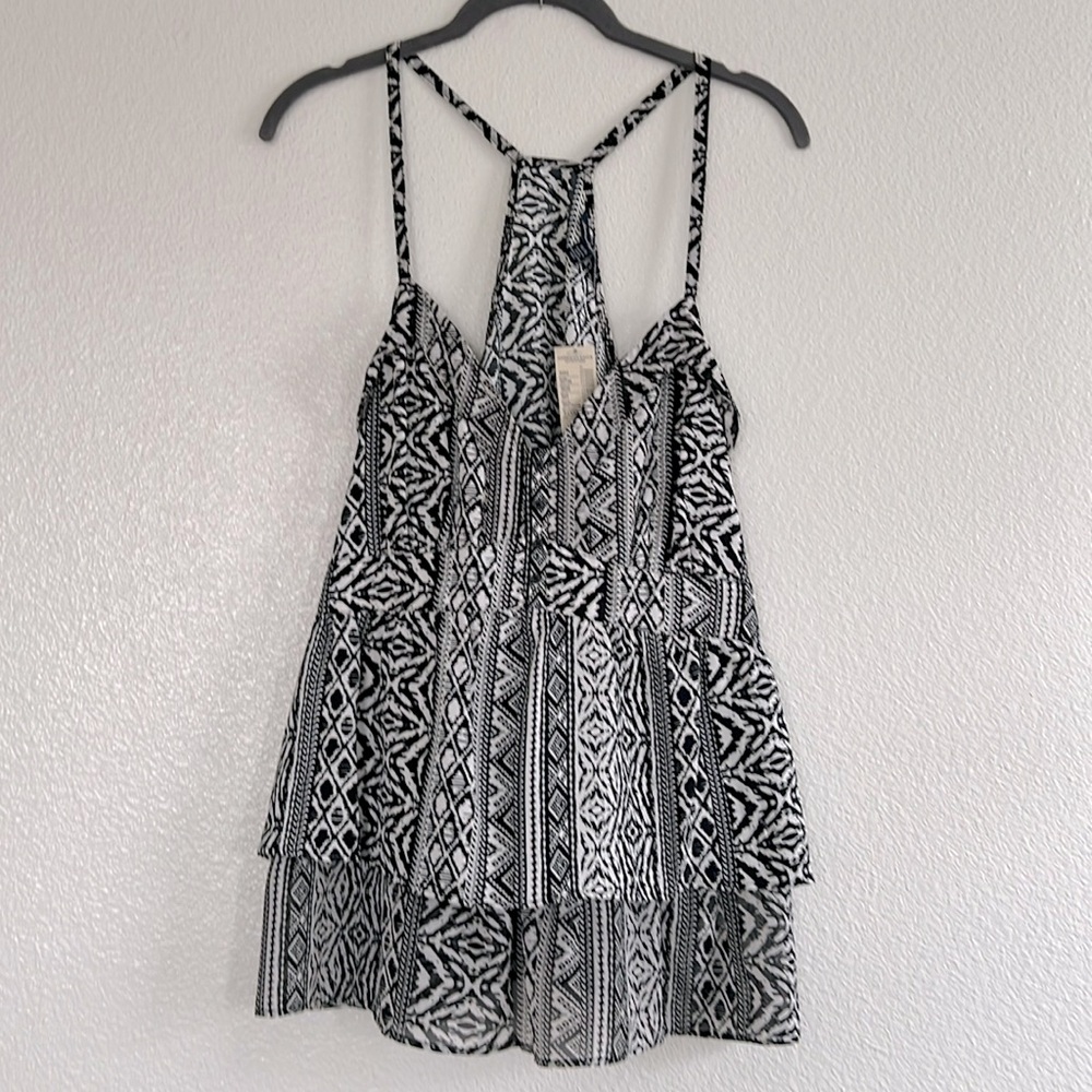 URBAN OUTFITTERS Black and White Tiered Flowy Top Aztec Print XL NWT